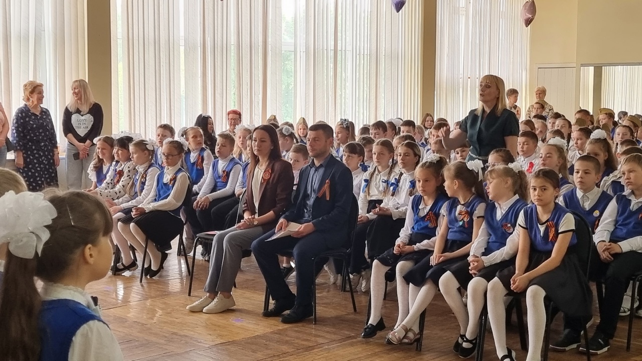 Мы песни Победы вместе поем